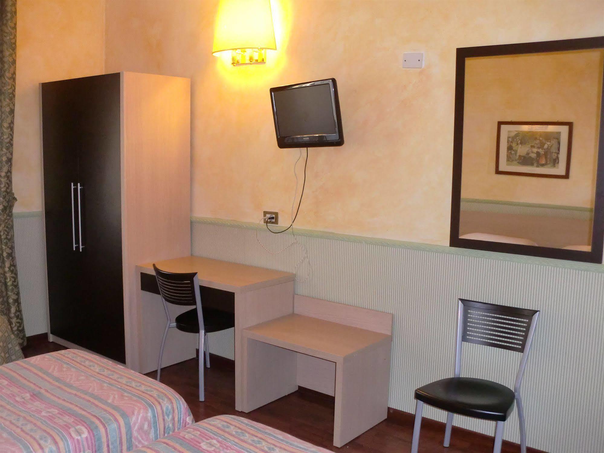 Hotel Numa Linea