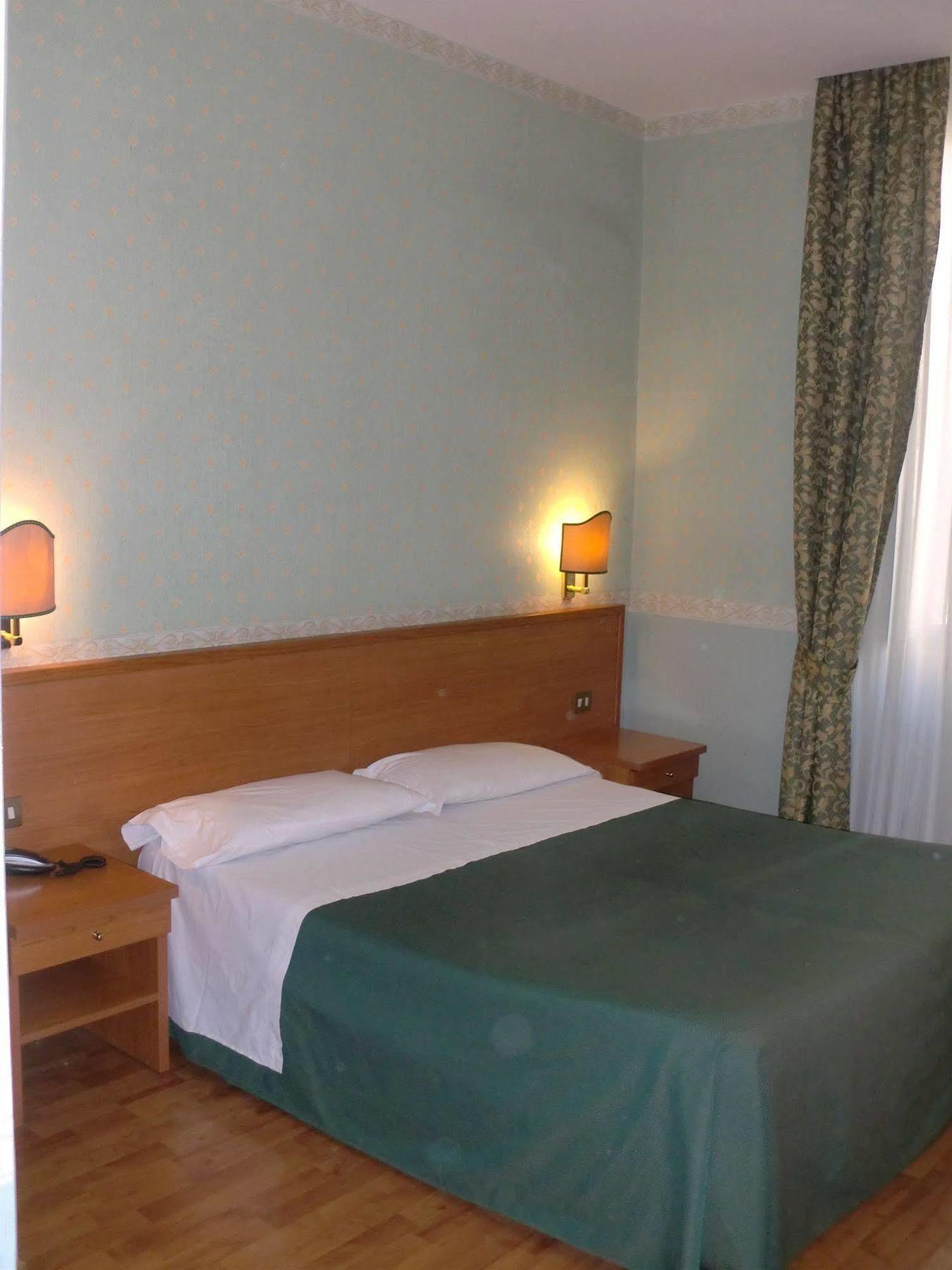 Hotel Numa Linea 3*